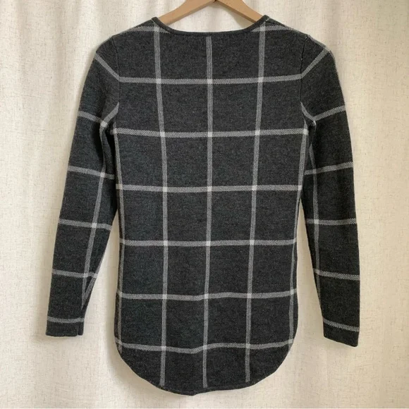 ATHLETA 100% Merino Wool Plaid Gray Thick Sweater top - Picture 2 of 6